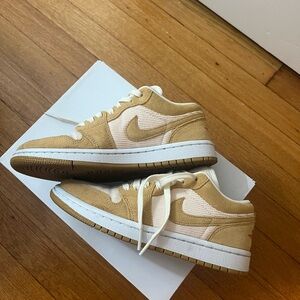 Air Jordan 1 Low SE / Twine Orange Quartz Corduroy / Women’s, size 6.5 WITH BOX